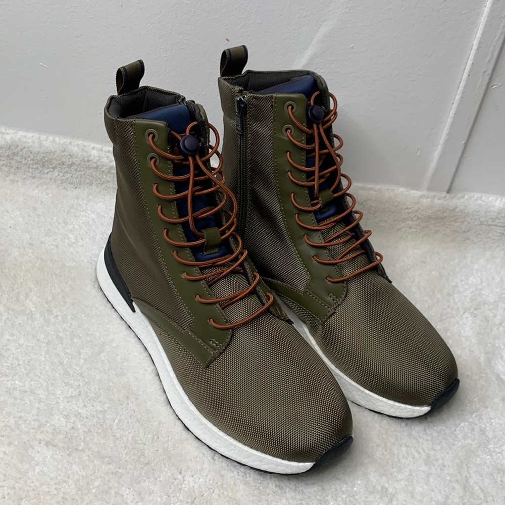 NW KENNETH COLE NEW YORK THE LIFE LITE BOOT OLIVE COLOR COMFORT size 10